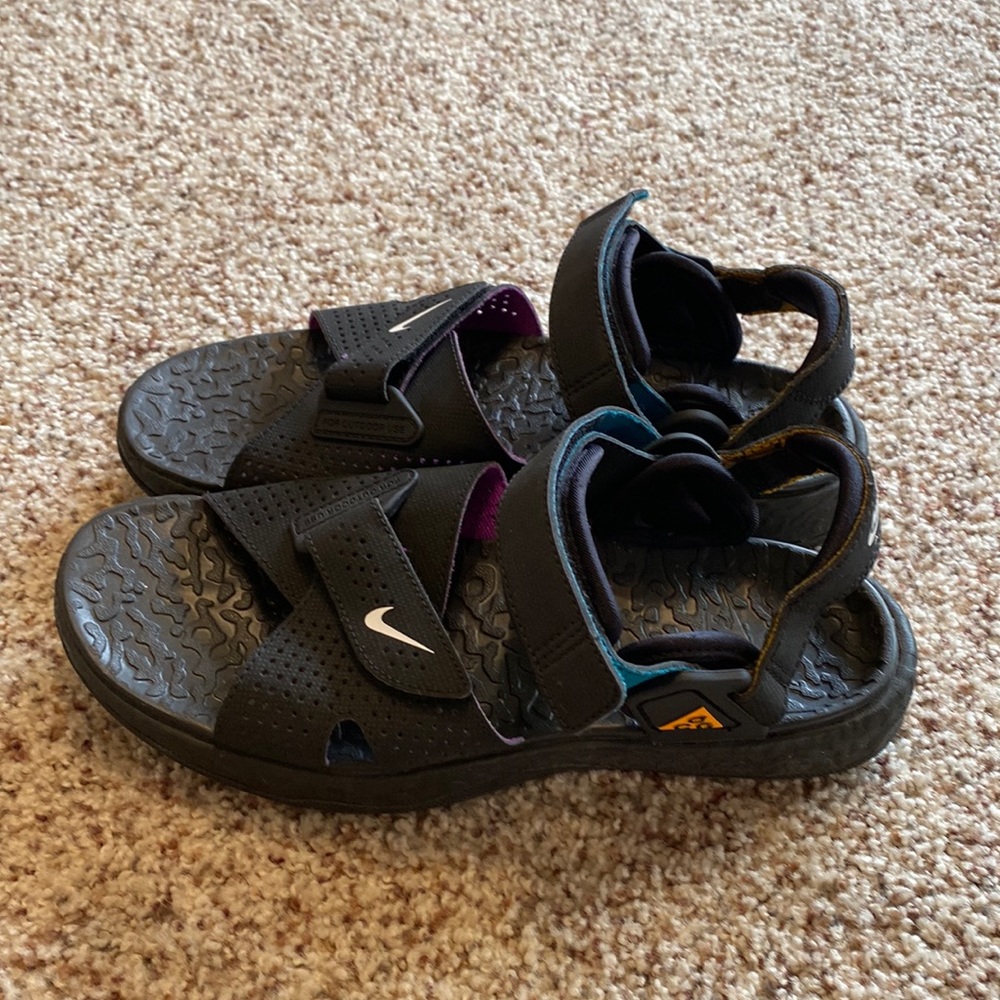 Women’s Nike ACG Velcro Sandals Size 7.5